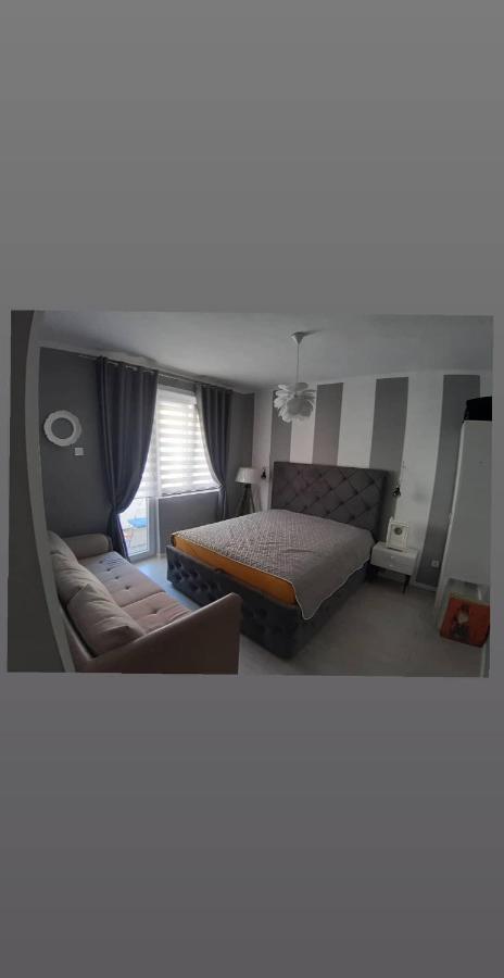 La Rose Apartment เซทินเจ ภายนอก รูปภาพ