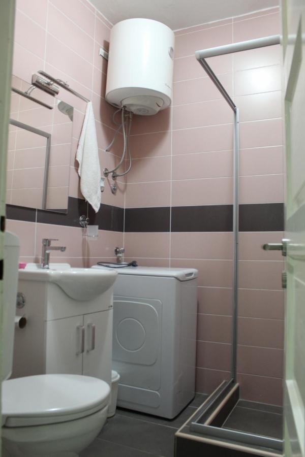La Rose Apartment เซทินเจ ภายนอก รูปภาพ