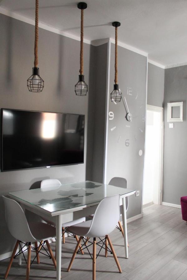 La Rose Apartment เซทินเจ ภายนอก รูปภาพ