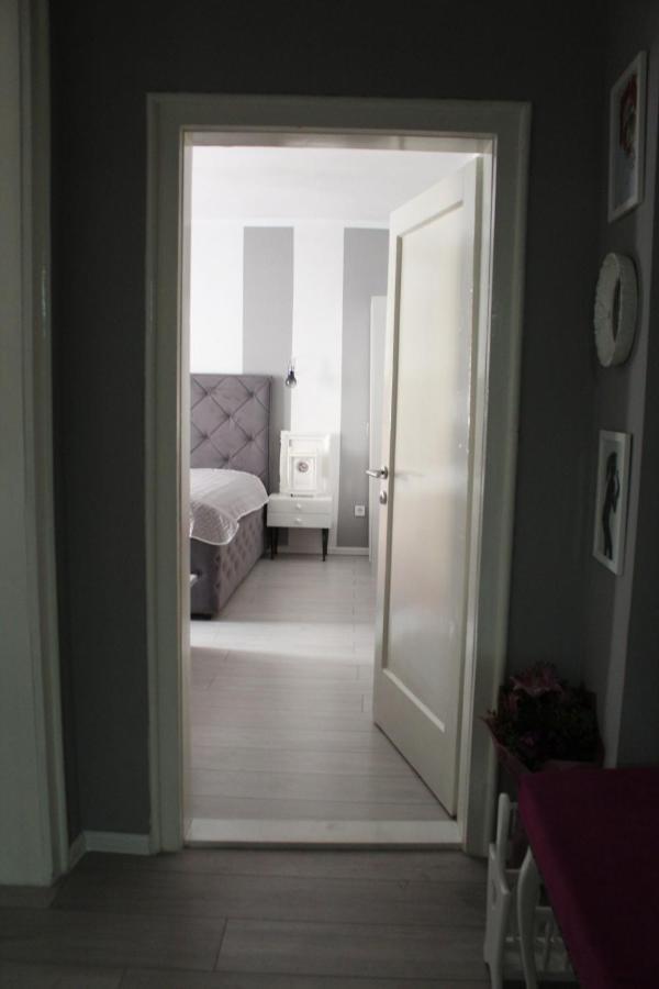 La Rose Apartment เซทินเจ ภายนอก รูปภาพ