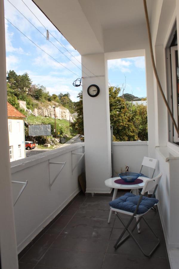 La Rose Apartment เซทินเจ ภายนอก รูปภาพ