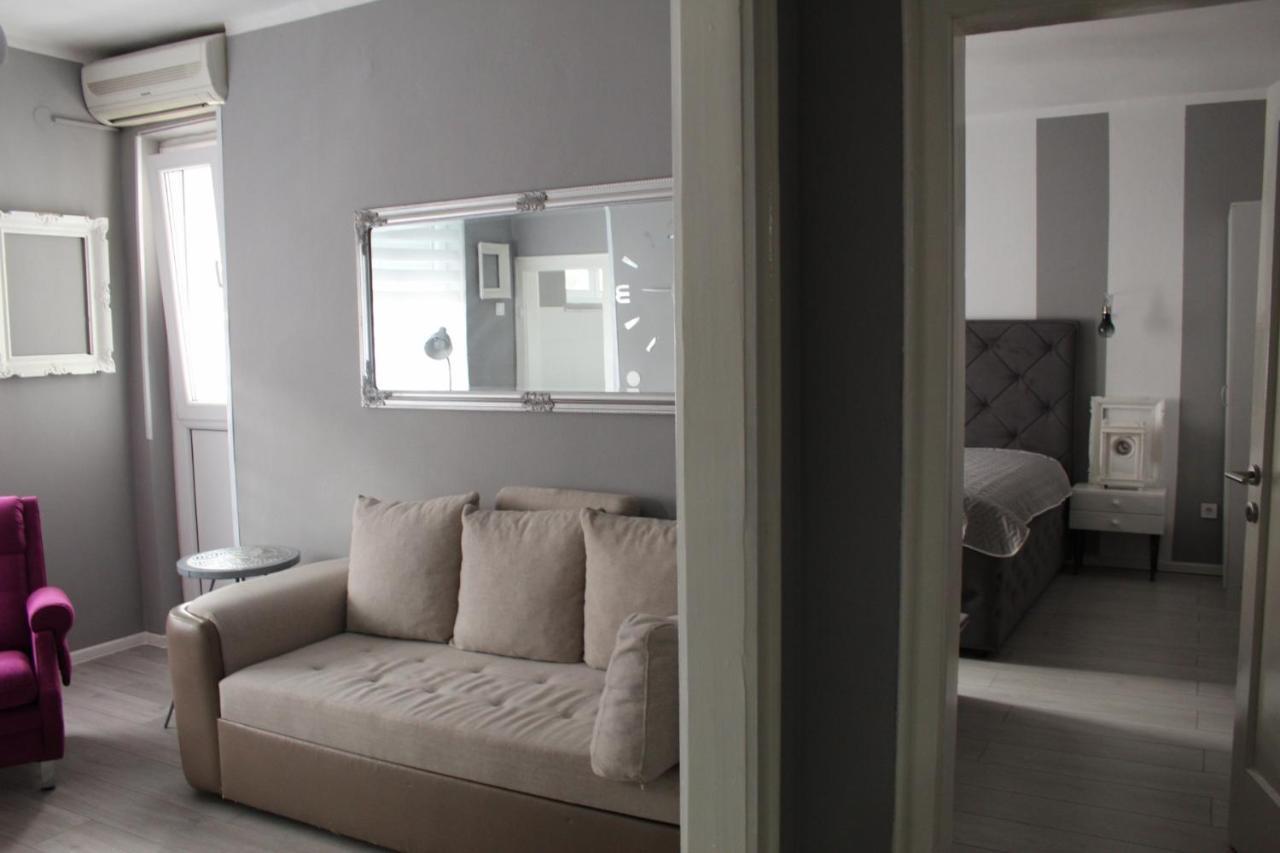 La Rose Apartment เซทินเจ ภายนอก รูปภาพ
